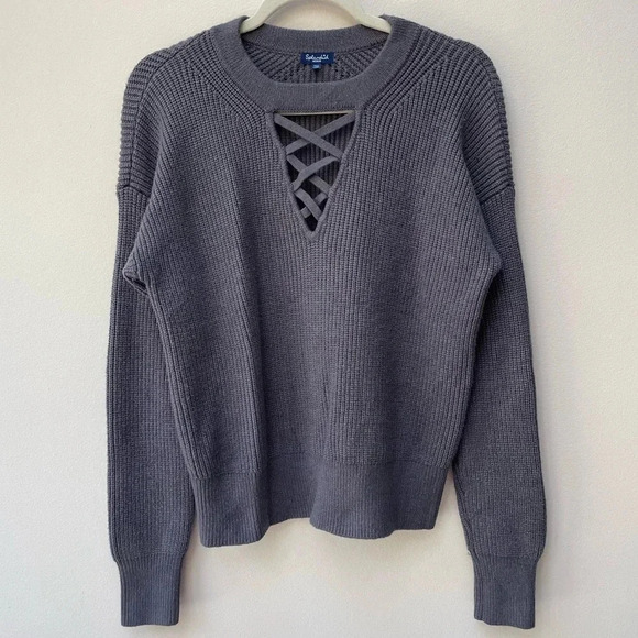 Splendid Women’s Crisscross Knit Long Sleeve Sweater Charcoal Gray Size Medium - Picture 3 of 8